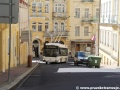 Do Purkyňovy ulice odbočuje trolejbus Škoda 24Tr CityBus s trakční baterií... | 13.-14.6.2014