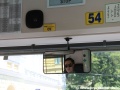 Kromě řidiče :-) nalezneme v čelní části vozu řidičovo služební číslo a evidenční číslo trolejbusu. | 13.-14.6.2014