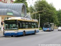 V zastávce City service odbavuje cestující trolejbus Škoda 24Tr Citelis 1A ev.č.53, za ním stanicuje autobus Karosa CityBus ev.č.32. | 13.-14.6.2014