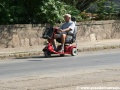 Závěrečná fotografie z maďarského Miskolce přináší pohled na náhradní vozíkovou dopravu, zajišťovanou místním dopravním podnikem. | 8.8.2007