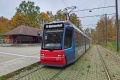 Vůz Adtranz GT8N2 #1111 ve smyčce Tiergarten. | 27. 10. 2024
