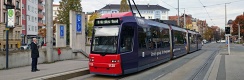 Po zastavení vozu Adtranz GT8N2 #1120 v zastávce Friedrich-Ebert-Platz budou moct cestující přestoupit na linku U3. | 29. 10. 2024