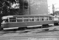 Vůz T2 ev.č.114 vypravený na linku 5 a zachycený v Jiráskově ulici, dojezdil bez fousu, ač jen s jedním světlometem | 20.7.1981