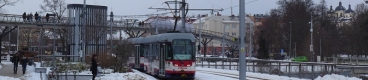 Nejnovější tramvajovou tratí v Olomouci je ta od obchodního centra Šantovka na úvraťovou konečnou Trnkova. Tramvaje zde jezdí od roku 2013. Na zastávku Šantovka přijíždí souprava Varií LF+/o #110+#109. | 1.2.2019