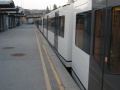 Soupravy jsou třívozové, při potřebě se dvě mohou spojit do šestivozové soupravy, jako je to zachyceno na snímku. | duben/květen 2011