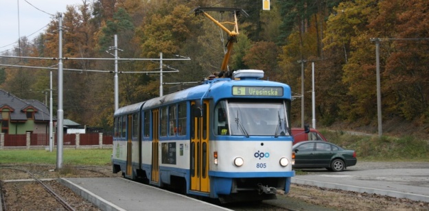 A přijíždí pán zdejší tratě, řidič vozu K2G ev.č.805... | 28.10.2011