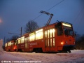 Reklamní T6 pózují na konečné NH Jižní brána. | 16.2.2012