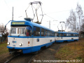 Souprava klasik 918+911 ve smyčce v Martinově. | 16.12.2011