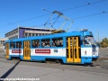 Vůz T3G ev.č.1038 odbavuje cestující na zastávce Nádraží Vítkovice. | 19.10.2012