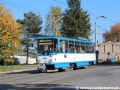 Vůz T6A5 ev.č.1118 vypravený na linku 4 se chystá sjet hulvácký kopec. | 20.10.2012