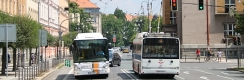 Setkání autobusu Irisbus Citelis 12M CNG #200 a trolejbusu Škoda 26Tr #325 na Smetanově náměstí. | 4.6.2018