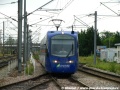Na snímku s vozem TT10 těsně před stanicí Aulnay-sous-Bois je vidět, že kolej z nádraží SNCF, křižující trať linky T4 (viz schema), není vybavena trolejovým vedením | 25.8.2009