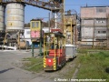 Elektrická lokomotiva TLD 6,5 ev.č.31 úzkorozchodné drážky v areálu Spolchemie v Ústí nad Labem manipuluje s nákladními vozíky naloženými odpadní sádrou | 19.10.2006