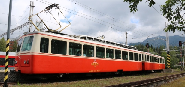 Ozubnicová jednotka 405 952-3+905 952-8 po velké prohlídce na Štrbském Plese. | 11.7.2018