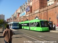 Tramvajový vůz ev.č.2101 se u zastávky PADDY´S MARKET míjí s tramvajovým vozem ev.č.2106 | 19.5.2006