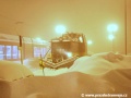 Na Štrbské Pleso zavítala ve večerních hodinách motorová lokomotiva 706 951-1 opatřená na obou stranách sněhovou radlicí, aby udržela pro jednotky řady 425 s ohledem na stále padající sníh trať TEŽ sjízdnou | 17.3.2009
