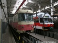 V depu Tatranských Elektrických Železnic v Popradu začíná oprava jednotky 420 953-2 do podoby muzejního exponátu, leč je to běh na velmi dlouho trať, na běžné provozní prohlídce v jejím sousedství stojí jednotka 425 960-2. | 16.3.2011