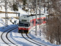 Od Popradu se do Starého Smokovce místem falešné dvoukolejky blíží jednotka 425.957-8. | 29.1.2012