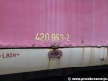 Opravovaná „trojička“ 420 953-2 v hale popradského depa. | 15.7.2012