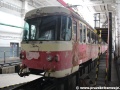 Opravovaná &bdquo;trojička&ldquo; 420 953-2 v hale popradského depa. | 15.7.2012
