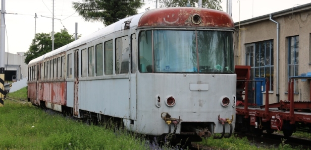 Jednotka 420 953-2 v depu TEŽ Poprad. | 10.7.2018