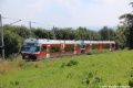 Souprava spřažených jednotek Tatranských Elektrických Železnic 425 961-0+425 959-4 vjíždí ve směru na Štrbské Pleso do Nové Lesné. | 7.8.2020