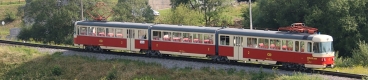 Jednotka EMU 89.0009 míří kolejovou spojkou z depa TEŽ Poprad do nástupní stanice Poprad-Tatry. | 7.8.2020