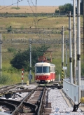 Jednotka EMU 89.0009 musí cestou z depa Poprad změnit směr jízdy, aby se dostala do nástupní stanice Poprad-Tatry. | 7.8.2020