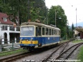 Motorový vůz 411 903-8 přejíždí kolejovou spojku v cílové stanici Trenčianské Teplice. | 20.8.2008