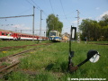 Motorový vůz 411 901-2 vjíždí do areálu depa v Trenčianské Teplé. | 24.4.2011