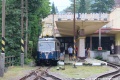 U levé koleje ostrovního nástupiště konečné stanice v Trenčianských Teplicích vyčkává na své cestující souprava spřažených motorových vozů EMU 46 1001+EMU 46 1003. | 17.7.2021