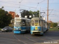 S Wroclawskými vozy se rozloučíme kontrastem nového čela modernizovaného vozu ev.č.2218 a zadní části vozu Konstal 102Na ev.č.2076 u zastávky Dovskiego. | 17.8.2005