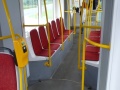 Interiér středního článku vozu Škoda 16T má podlahu v úrovni 2 a 3 třetího článku díky absenci hnaného podvozku. | 20.7.2011