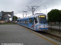 Do zastávky Most Grunwaldzki vjíždí vůz Škoda 19T ev.č.3108 na lince 33PLUS. | 20.7.2011