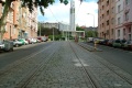 Přímý úsek tramvajové tratě v Minské ulici před zastávkou Čechovo náměstí.