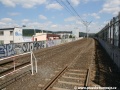 U zastávky Modřanská škola začíná úsek s odstraněnými kolejemi, zde se dočkáme bežzlábkových kolejnic S49. | 16.7.2011