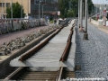 Kolejová pole jsou zatím uložená na sebe ve dvou vrstvách pro dočasnou možnost zachování průjezdu v místě koleje do centra. | 11.8.2011