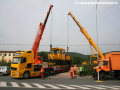Skládání motorové lokomotivy 797.812-5 zapůjčené „tramvajákům“ pro opravu modřanské trati od pražského metra. | 1.9.2011