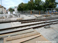 Část tratě v ulici Na Moráni je v prostoru zastávky Palackého náměstí uložena na betonové desce. | 31.8.2007