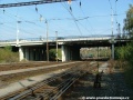 Most v Chodovské ulici překračuje kolejiště železničního odstavného nádraží Praha-Jih. | 7.10.2005