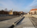 Mohutná betonová deska ve středu mostovky nového mostu bude sloužit tramvajovým kolejím. | 31.12.2011