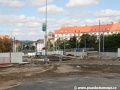 Rodící se nový most s armaturou pro zesílení středové části mostovky, na níž budou uloženy tramvajové koleje. | 28.8.2011