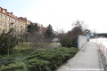 Stávající podoba ulice Na Mlejnku, kde středový pás původní tramvajové tratě slouží jako parkoviště. | 3.3.2017