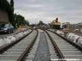 Rekonstruovaný úsek tramvajové tratě přiléhající ke křižovatce Letenský tunel ve směru k Čechovu mostu je uložen na železobetonových pražcích. | 29.7.2007