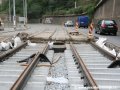 Rekonstruovaný úsek tramvajové tratě přiléhající ke křižovatce Letenský tunel ve směru k Čechovu mostu je uložen na železobetonových pražcích. | 29.7.2007