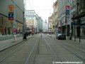 Tramvajová trať pokračuje Spálenou ulicí v přímém úseku do prostoru zastávek Národní třída