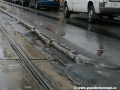 Propadnutí velkoplošných kabelů BKV v Národní ulici s sebou neslo další deformaci přilehlé vozovky a totální destrukci žulových podélných prahů REMIS | 25.7.2010