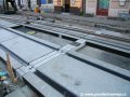 Mezi velkoplošné panely BKV jsou vloženy betonové odvodňovače. | 12.6.2007