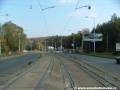 Levý oblouk tramvajové tratě před zastávkami Krematorium Motol