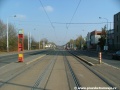 Tramvajová trať ve velkoplošných panelech BKV pokračuje k zastávce Vozovna Motol